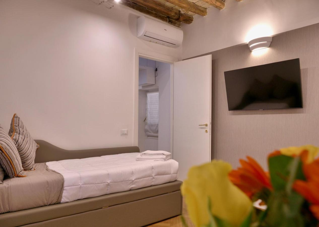 Helmirage Trevi Suite Рим Екстериор снимка