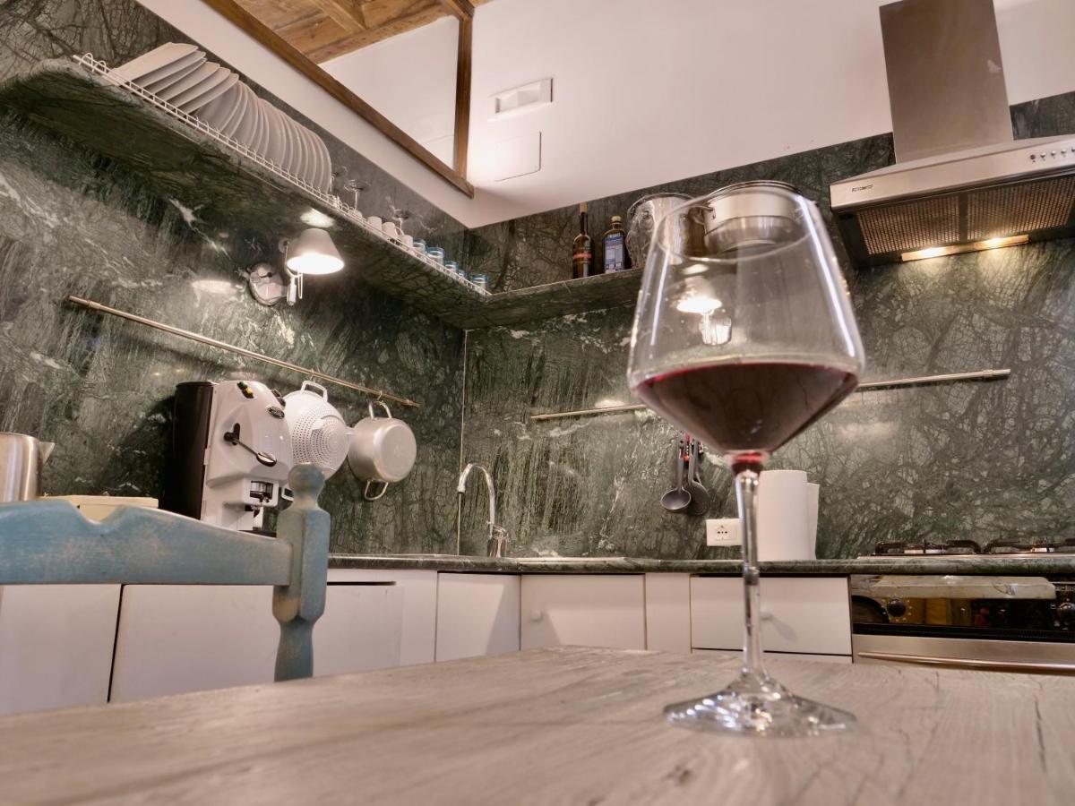 Helmirage Trevi Suite Рим Екстериор снимка