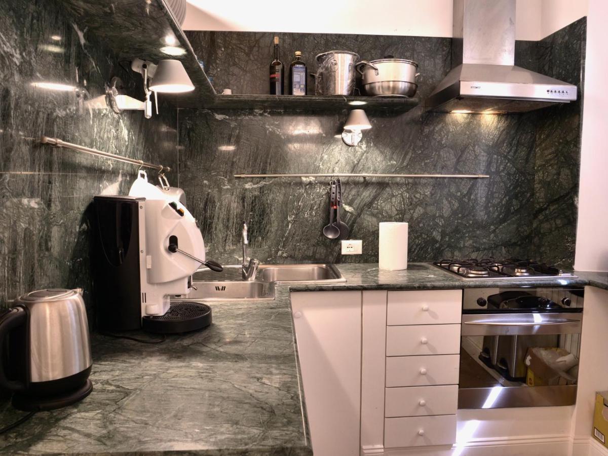 Helmirage Trevi Suite Рим Екстериор снимка